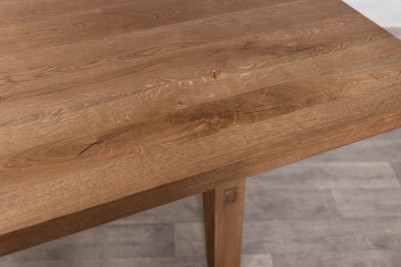 weathered-oak-table-edge